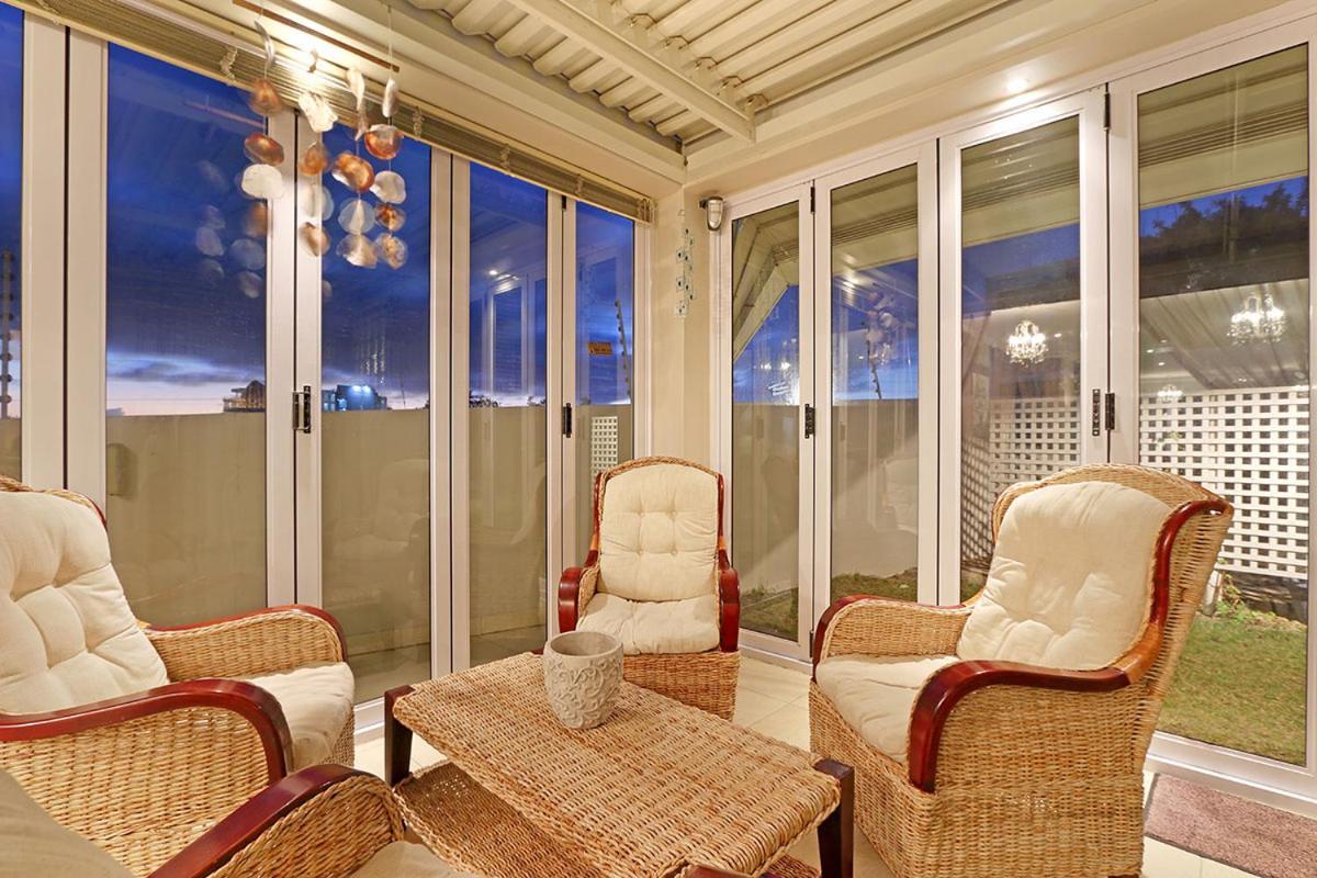 Bayview 30 By Hostagents Villa Bloubergstrand Bagian luar foto
